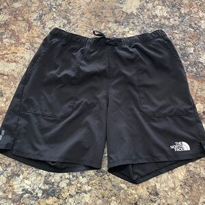 NWOT North Face 7in Sunriser Black Shorts
